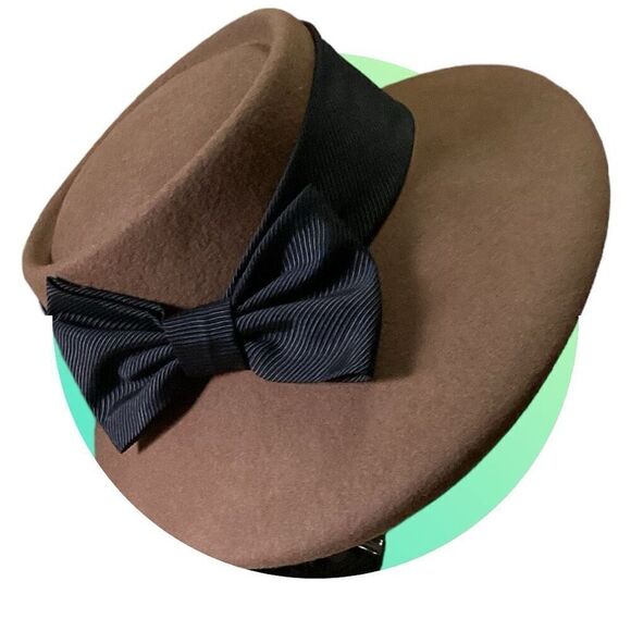 Women’s Toucan Collection Backbow Wool Felt Boater w/ Hat Box - Picture 1 of 11